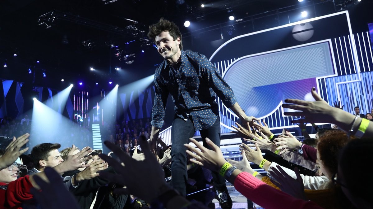 El català Miki interpreta dues de les cançons preseleccionades